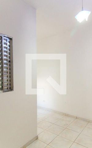 Casa para alugar com 75m², 2 quartos e 1 vaga Casa para alugar com 75m², 2 quartos e 1 vagaQuarto 1