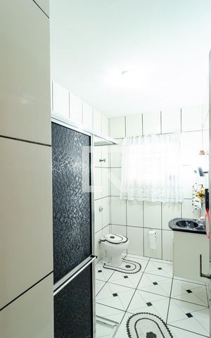 Casa à venda com 150m², 2 quartos e 2 vagas Casa à venda com 150m², 2 quartos e 2 vagasBanheiro Social