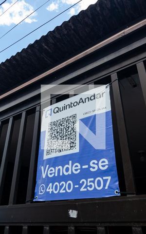 Casa à venda com 150m², 2 quartos e 2 vagas Casa à venda com 150m², 2 quartos e 2 vagasFachada