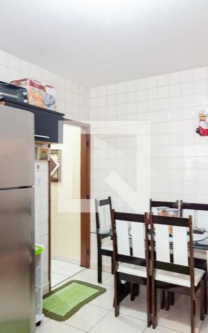 Casa à venda com 150m², 2 quartos e 2 vagas Casa à venda com 150m², 2 quartos e 2 vagasCozinha
