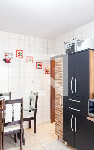Casa à venda com 150m², 2 quartos e 2 vagas Casa à venda com 150m², 2 quartos e 2 vagasCozinha