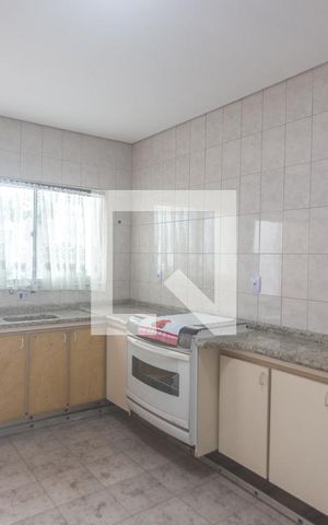 Casa à venda com 185m², 2 quartos e 2 vagasCozinha