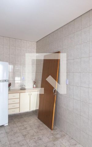 Casa à venda com 185m², 2 quartos e 2 vagasCozinha
