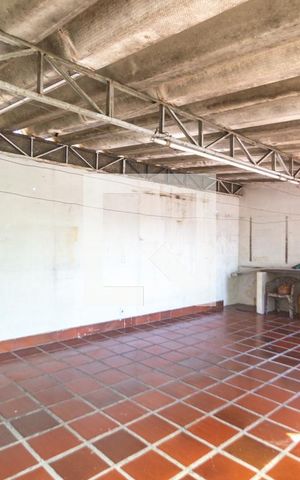 Casa à venda com 185m², 2 quartos e 2 vagasQuintal