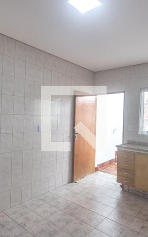Casa à venda com 185m², 2 quartos e 2 vagasCozinha