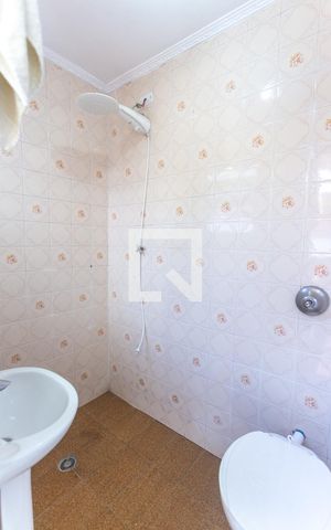 Casa à venda com 185m², 2 quartos e 2 vagasBanheiro de serviço