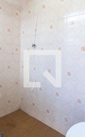 Casa à venda com 185m², 2 quartos e 2 vagasBanheiro de serviço