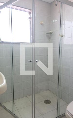 Casa à venda com 185m², 2 quartos e 2 vagasBanheiro social