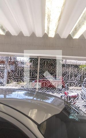 Casa à venda com 185m², 2 quartos e 2 vagasVista sala de estar