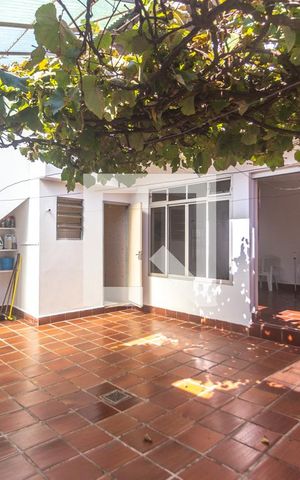 Casa à venda com 185m², 2 quartos e 2 vagasQuintal