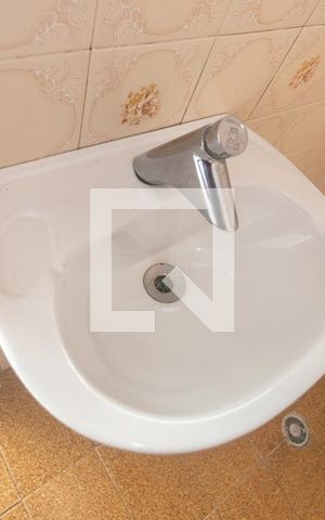 Casa à venda com 185m², 2 quartos e 2 vagasBanheiro de serviço