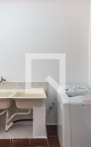 Casa à venda com 185m², 2 quartos e 2 vagasÁrea de serviço