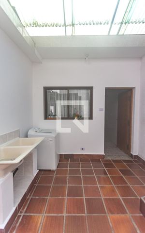 Casa à venda com 185m², 2 quartos e 2 vagasÁrea de serviço