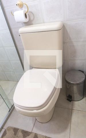Casa à venda com 185m², 2 quartos e 2 vagasBanheiro social