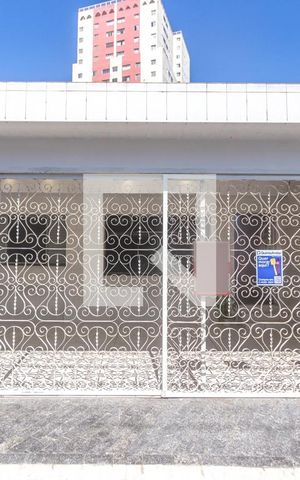 Casa à venda com 185m², 2 quartos e 2 vagasFachada