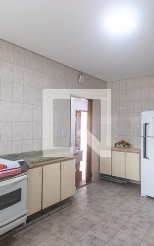 Casa à venda com 185m², 2 quartos e 2 vagasCozinha