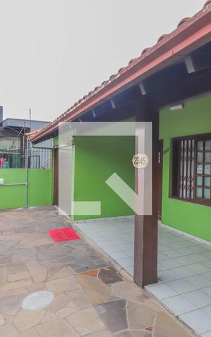 Casa à venda com 147m², 3 quartos e 1 vaga Casa à venda com 147m², 3 quartos e 1 vagaFachada