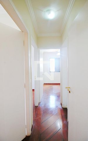 Apartamento à venda com 63m², 3 quartos e 2 vagas Apartamento à venda com 63m², 3 quartos e 2 vagasCorredor