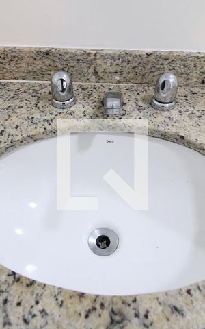 Apartamento à venda com 75m², 2 quartos e 2 vagasBanheiro da Suíte