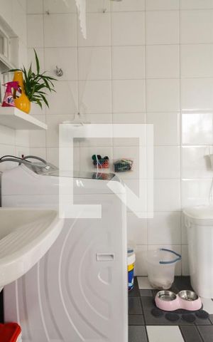 Casa à venda com 580m², 5 quartos e 4 vagas Casa à venda com 580m², 5 quartos e 4 vagasÁrea de Serviço