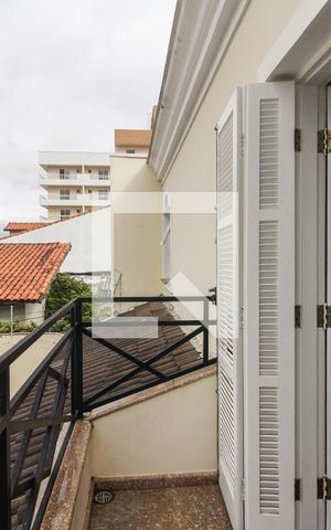 Casa à venda com 580m², 5 quartos e 4 vagas Casa à venda com 580m², 5 quartos e 4 vagasVaranda Suíte 4