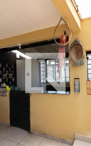 Casa à venda com 100m², 4 quartos e 2 vagas Casa à venda com 100m², 4 quartos e 2 vagasTerraço