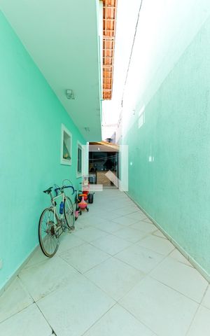 Casa à venda com 200m², 4 quartos e 8 vagasCorredor Externo