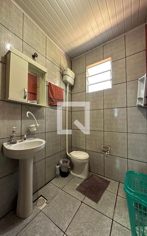 Casa à venda com 140m², 2 quartos e 2 vagasBanheiro