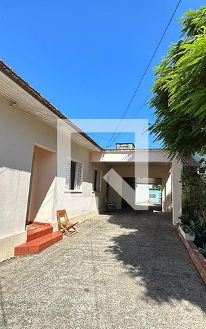 Casa à venda com 140m², 2 quartos e 2 vagasGaragem