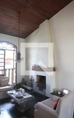 Casa à venda com 460m², 4 quartos e 7 vagasSala 
