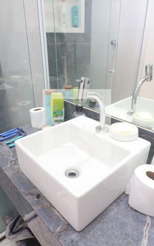 Casa à venda com 460m², 4 quartos e 7 vagasBanheiro Quarto 2