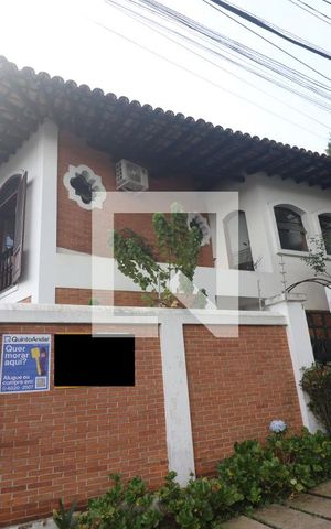 Casa à venda com 460m², 4 quartos e 7 vagasFachada da Casa