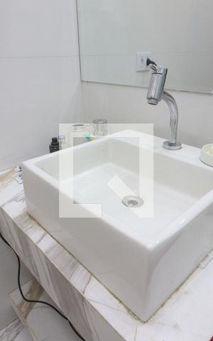 Casa à venda com 460m², 4 quartos e 7 vagasBanheiro Quarto 4
