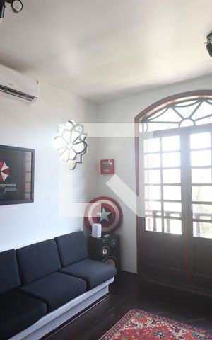 Casa à venda com 460m², 4 quartos e 7 vagasSala de TV