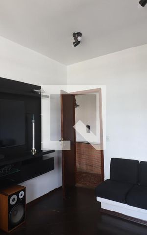 Casa à venda com 460m², 4 quartos e 7 vagasSala de TV
