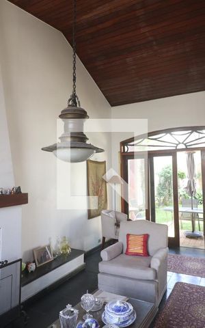 Casa à venda com 460m², 4 quartos e 7 vagasSala 