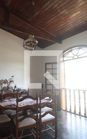 Casa à venda com 460m², 4 quartos e 7 vagasSala de Jantar