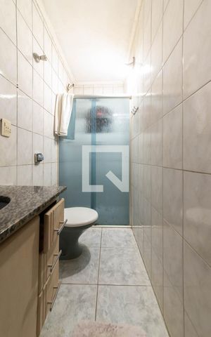 Casa à venda com 195m², 3 quartos e 3 vagas Casa à venda com 195m², 3 quartos e 3 vagasBanheiro da Suíte