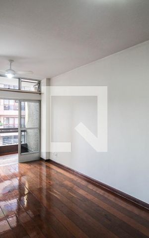 Apartamento para alugar com 172m², 3 quartos e 2 vagas Apartamento para alugar com 172m², 3 quartos e 2 vagasSala