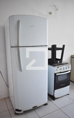 Casa à venda com 100m², 2 quartos e 8 vagasCozinha - Geladeira