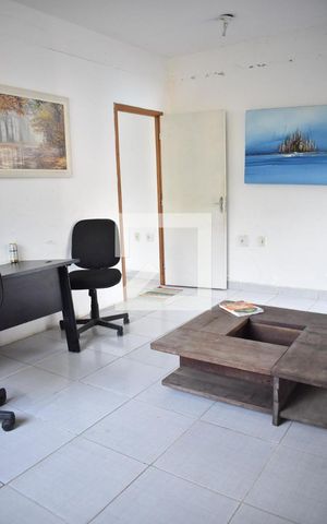 Casa à venda com 100m², 2 quartos e 8 vagasSala