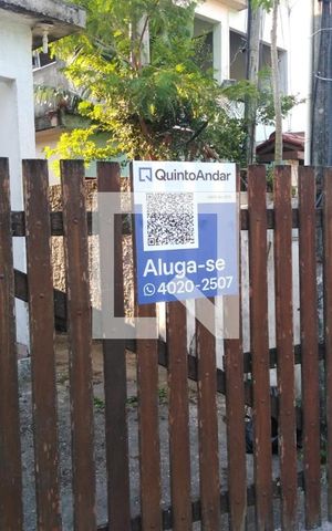 Casa à venda com 100m², 2 quartos e 8 vagas Casa à venda com 100m², 2 quartos e 8 vagasFachada