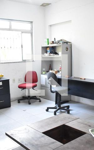 Casa à venda com 100m², 2 quartos e 8 vagasSala