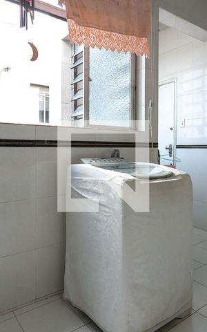 Apartamento à venda com 240m², 4 quartos e 2 vagas Apartamento à venda com 240m², 4 quartos e 2 vagasÁrea de Serviço
