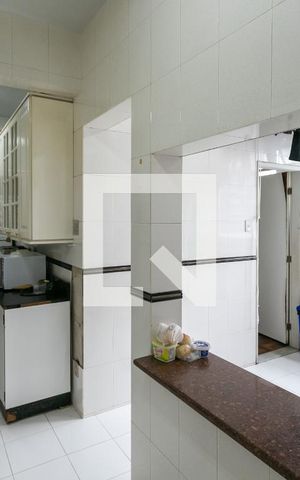 Apartamento à venda com 240m², 4 quartos e 2 vagas Apartamento à venda com 240m², 4 quartos e 2 vagasCozinha