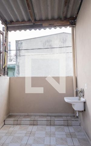 Casa para alugar com 70m², 2 quartos e 1 vagaÁrea de Serviço