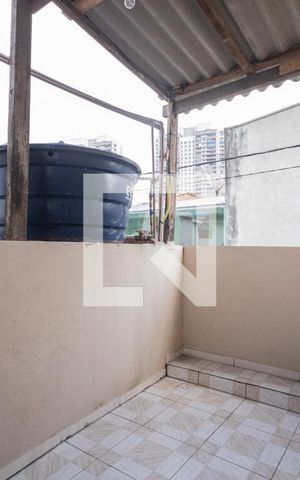 Casa para alugar com 70m², 2 quartos e 1 vagaÁrea de Serviço