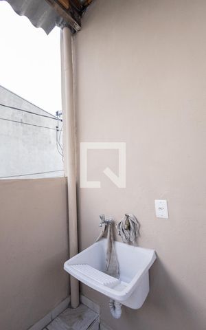 Casa para alugar com 70m², 2 quartos e 1 vagaÁrea de Serviço