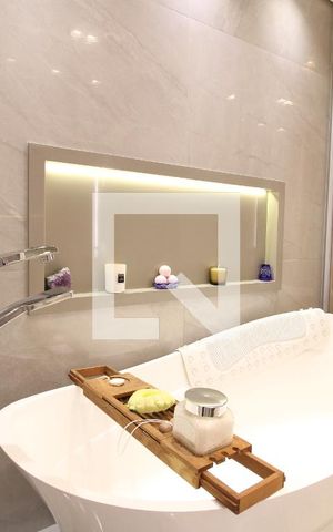 Apartamento à venda com 161m², 3 quartos e 3 vagasBanheira