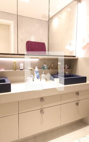 Apartamento à venda com 161m², 3 quartos e 3 vagasBanheiro da Suite 3
